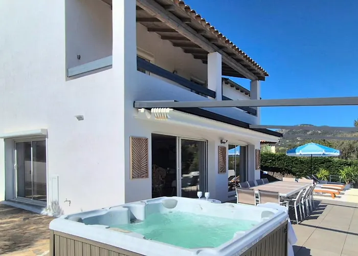 Villa La Bohem'azur Golfe St Tropez 170m2 5 Piscine Magnifique Vue Degagee Deco Boheme Chic *